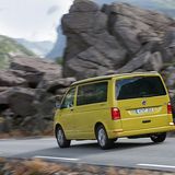 Der VW California Beach verfügt über ein manuelles Fünfgang-Getriebe.