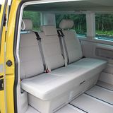 Diese Bank gilt es in ein Bett zu verwandeln.