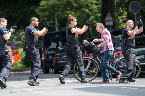 Polizeibeamte üben den Einsatz bei einem simulierten Amoklauf in Berlin