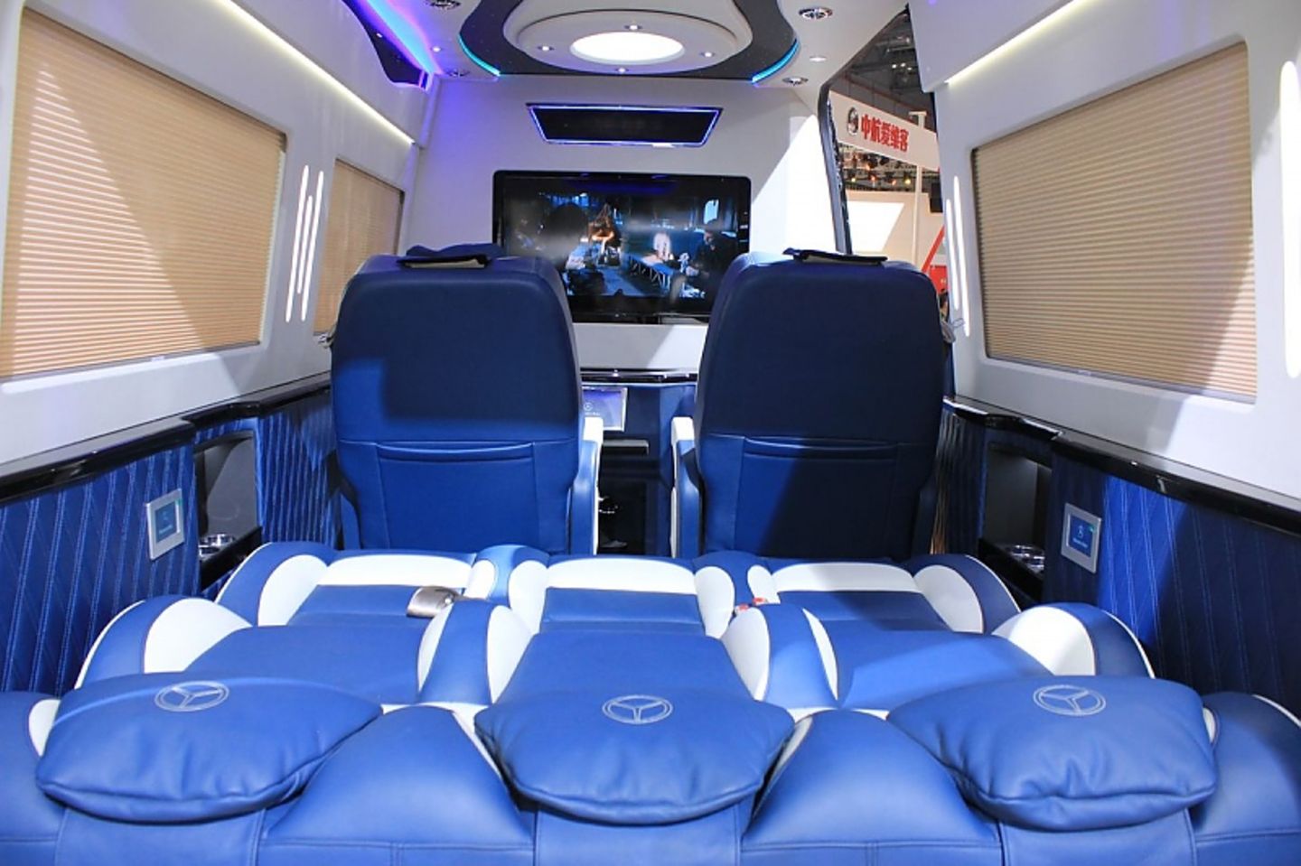 Die großen Luxustransporter sind Privatjet-Ersatz.