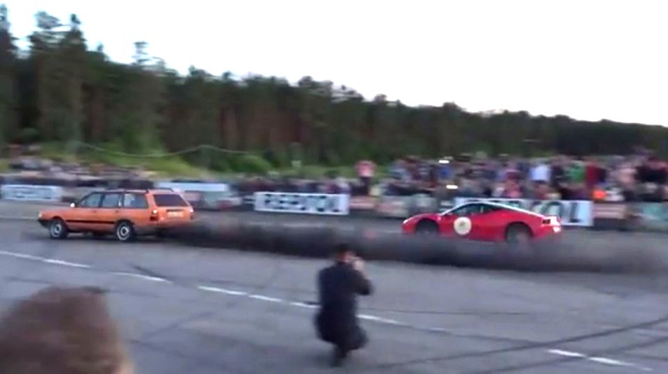Dragster-Rennen: Passat schneller als Ferrari Passat schneller als Ferrari