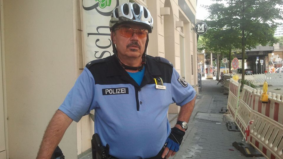 Bürgerpolizist Frank Demuth im Einsatz