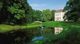 Schloss Wörlitz - Klassisch schön  Kultur für die Generation Schöner Wohnen: Im Premierenbau des deutschen Klassizismus steht noch das Mobiliar von damals. Trotzdem auch nach draußen schauen! Hier ist das Gartenreich Dessau-Wörlitz, ein Ensemble aus Landschaftsparks, Schlössern und Kirchen, am schönsten. Die Unesco weiß schon, was sie zum Welterbe erklärt.  www.gartenreich.com  Auf der Lokalpatrioten-Seite anschauen