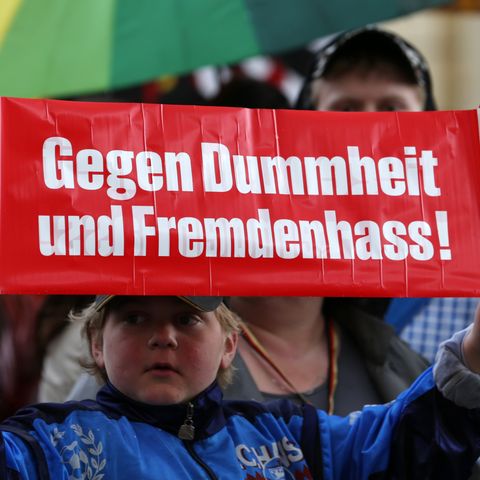 Plakat bei einer Anti-Nazi-Demo