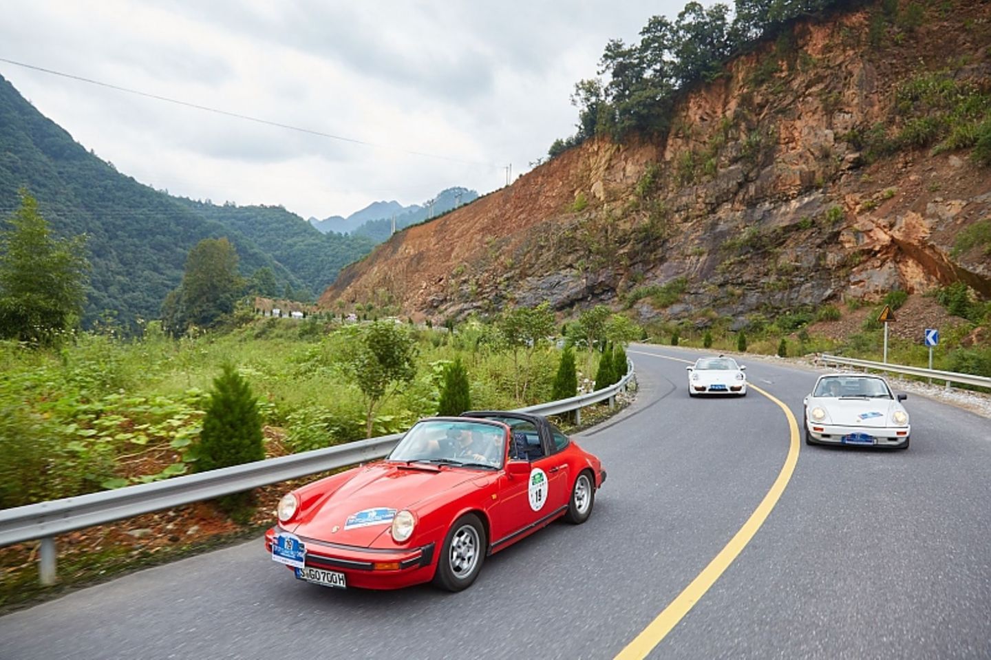 Der Porsche 911 SC Targa ist ein rassiger Hecktriebler.