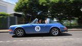 Der Vorgänger: ein Porsche 911 T 2,4 Targa von 1971.