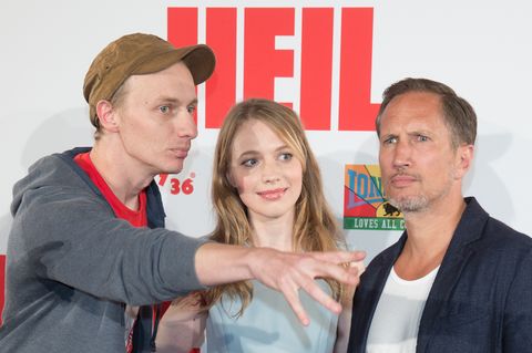 Dietrich Brüggemann, dessen Schwester Anna und der Schauspieler Benno Fürmann bei der Premiere von "Heil"