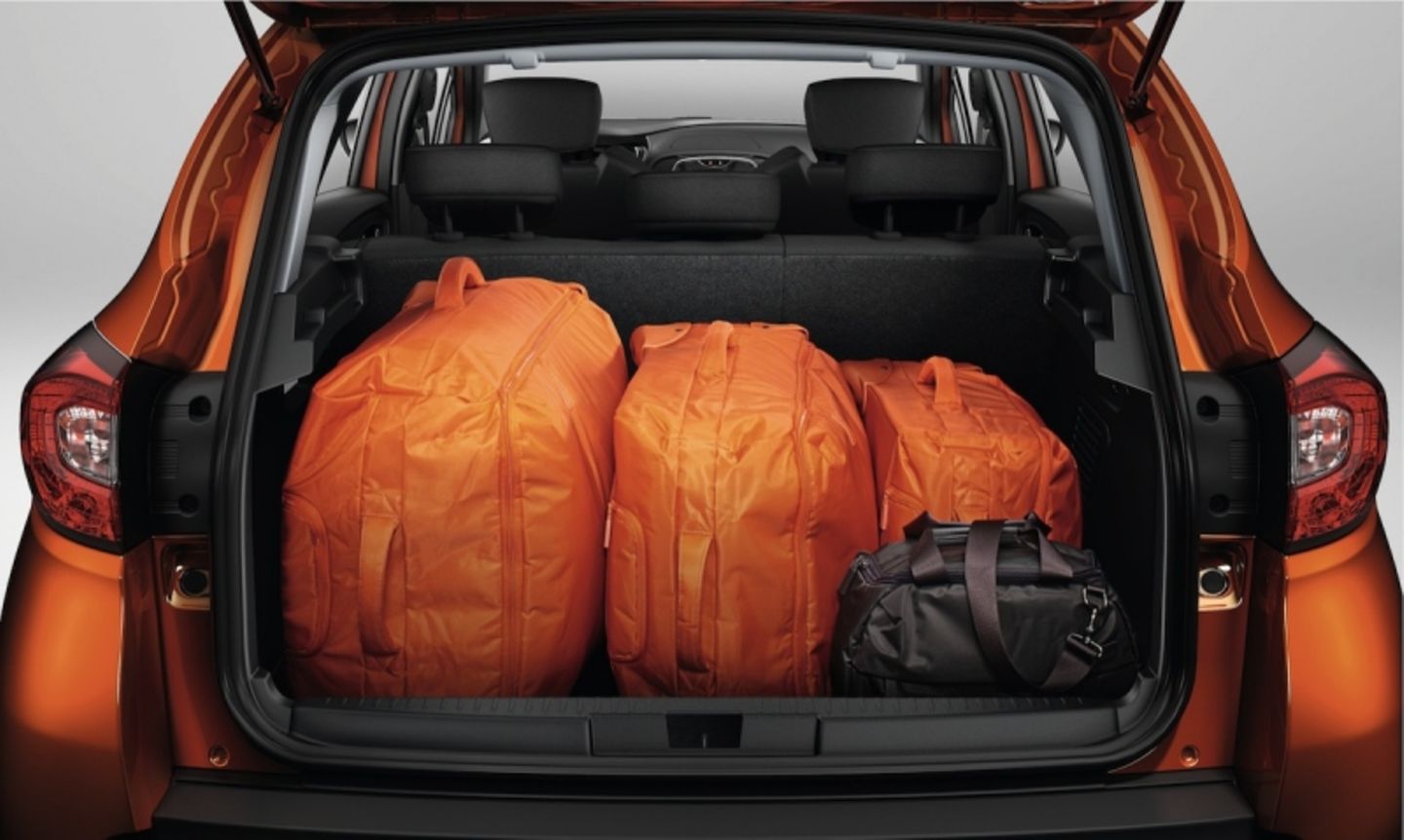 Der Kofferraum des Renault Captur hat ein Volumen von 377 Liter bis 1.235 Liter