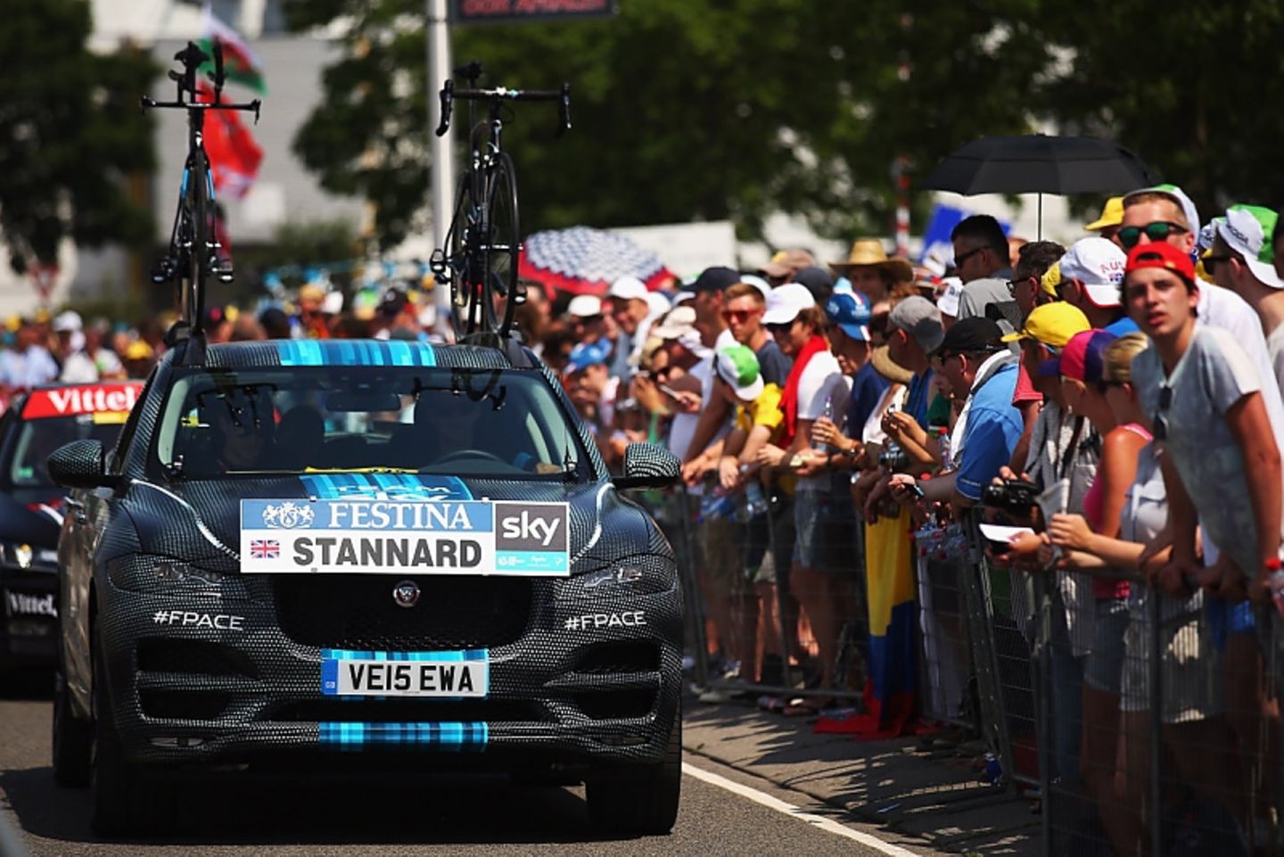Jaguar F-Pace auf der Tour de France 2015