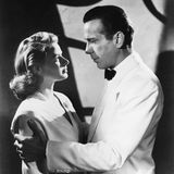 "Ich schau dir in die Augen, Kleines."Einer der berühmtesten Sätze der Filmgeschichte wurde nicht nur lange Zeit falsch wiedergegeben, sondern auch oftmals misinterpretiert. Im englischen Original heißt es "Here’s looking at you", was nicht viel mehr bedeutet als "Prost". Nichtsdestotrotz: Bergman spielt in "Casablanca" neben Humphrey Bogart ihre wohl bekannteste Rolle.