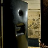 Zelle: Keine Pritsche, keine Matratze, weder zum Sitzen, noch zum Liegen. Noch nicht einmal ein Kübel.