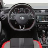 Das Cockpit ist in der gewohnten Skoda-Qualität verarbeitet