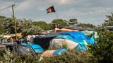 Flüchtlinge am Eurotunnel: So entsteht ein Flüchtlings-Ghetto am Rande Calais'.
