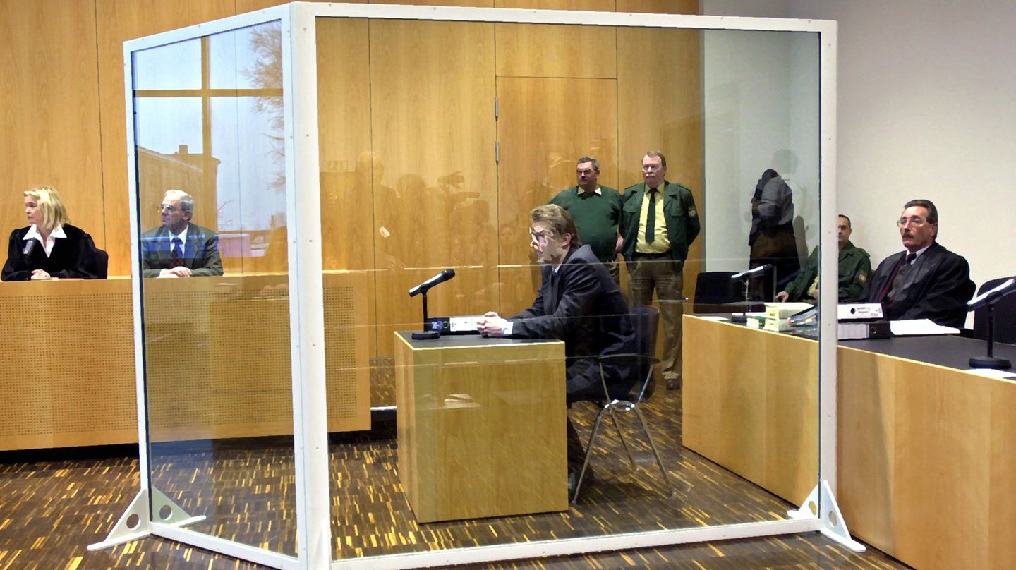 Michael W. im Glaskasten vor Gericht