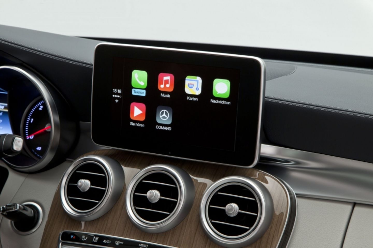 Mercedes setzt bei der Einbindung von Smartphones auf Apple