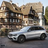 Ein Darsteller beim aktuellen Jurassic World-Kinofilm: Mercedes GLC.