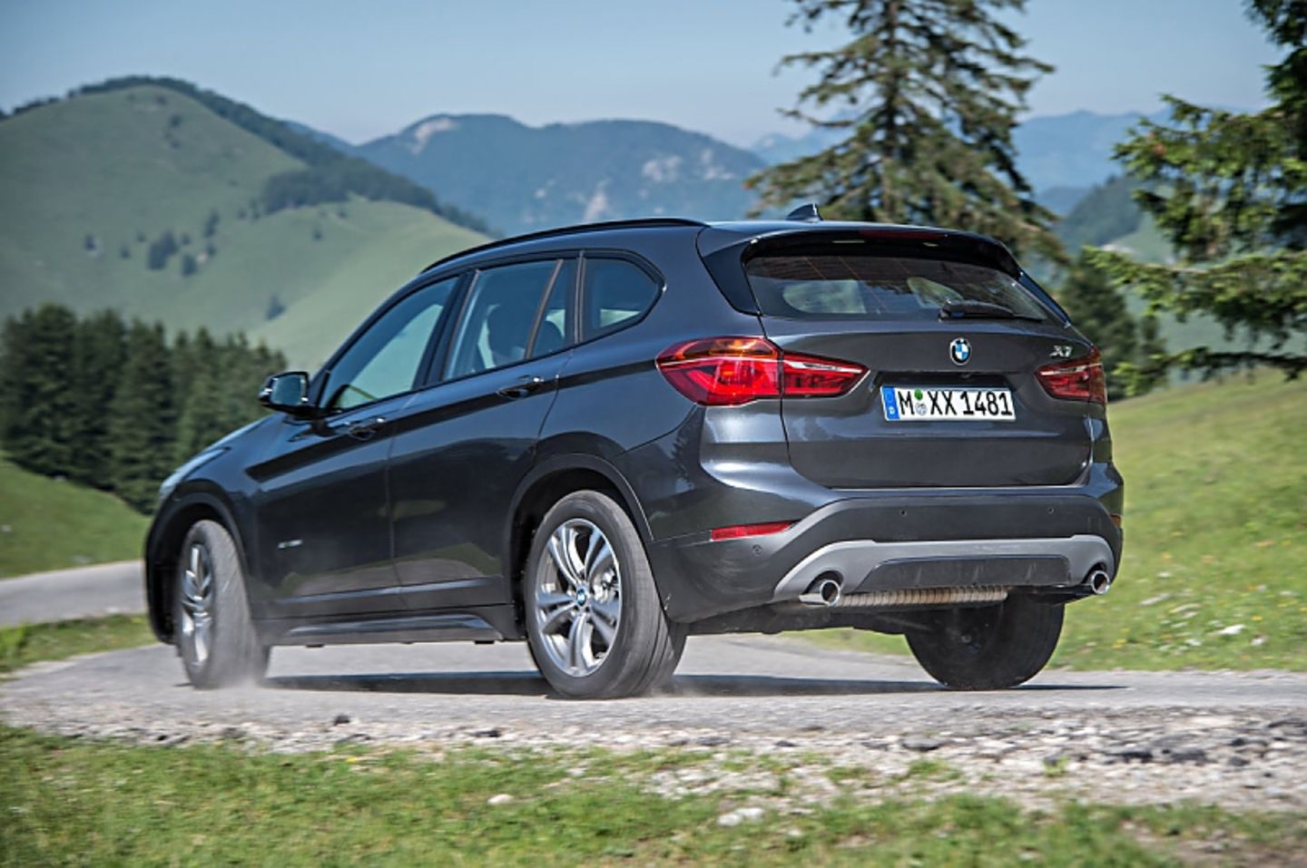 Der BMW X1 steht auch in Frankfurt.