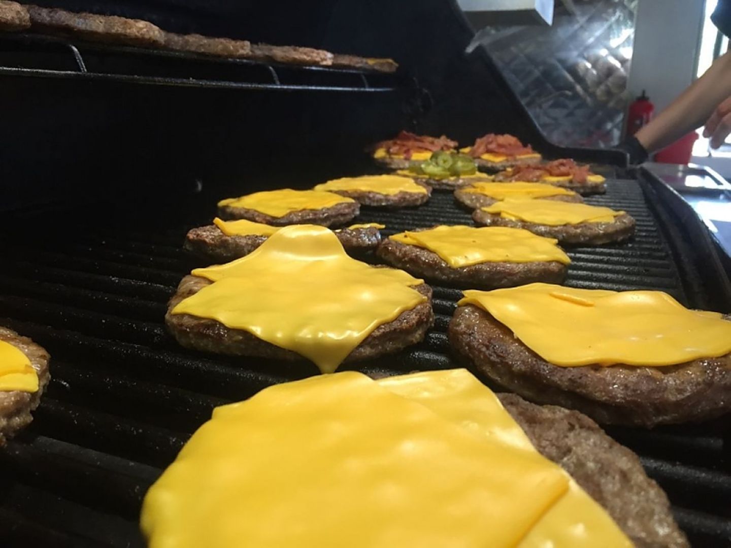 Wenn bei Style-your-Burger der Grill angeschmissen wird, läuft den Kunden das Wasser im Mund zusammen.