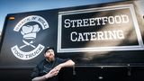 Ist in Essen in puncto Essen eine große Nummer: Joschka Glod und sein Foodtruck Snack-n-Roll.