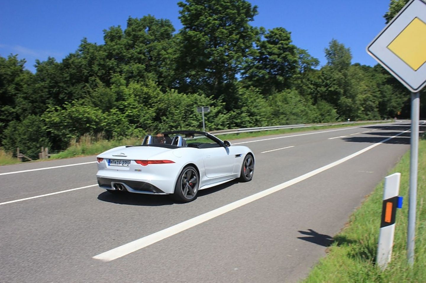 Ab 85.500 Euro kostet das Jaguar F Type S AWD Cabrio.