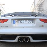 Aus diesen beiden Endrohren dröhnt es mächtig heraus.