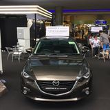 Auf den Straßen von Singapur: Mazda 3 für 103.888 Dollar