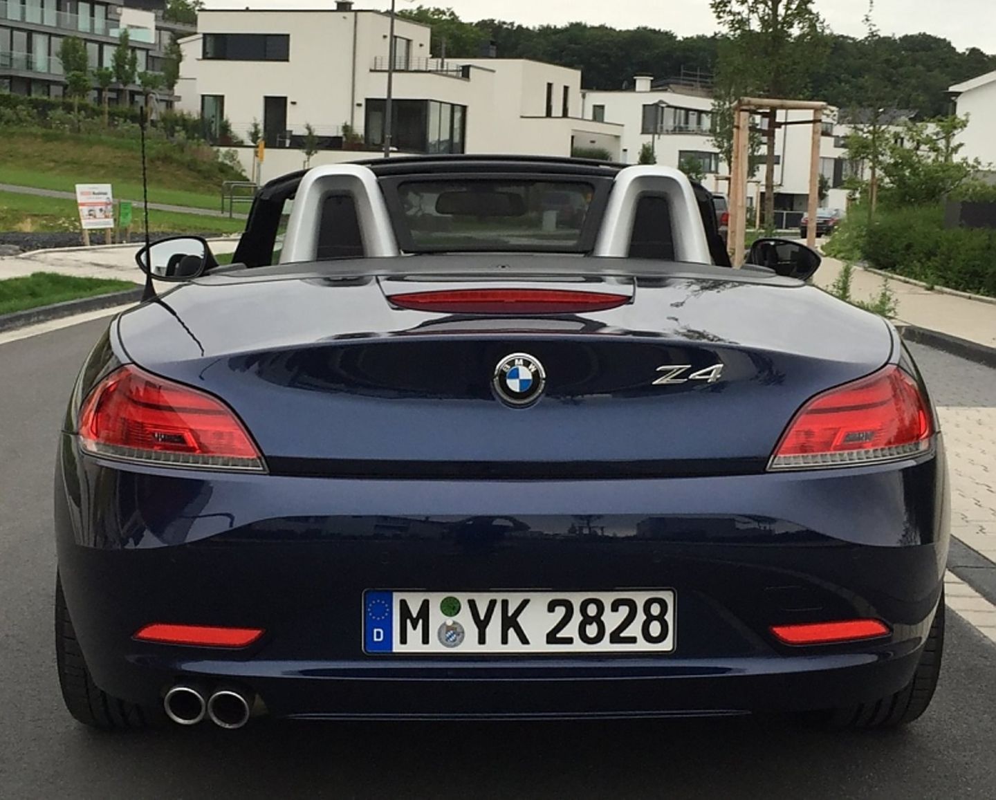 BMW Z4 sDrive 20i - zwei Endrohre für den Basisvierzylinder