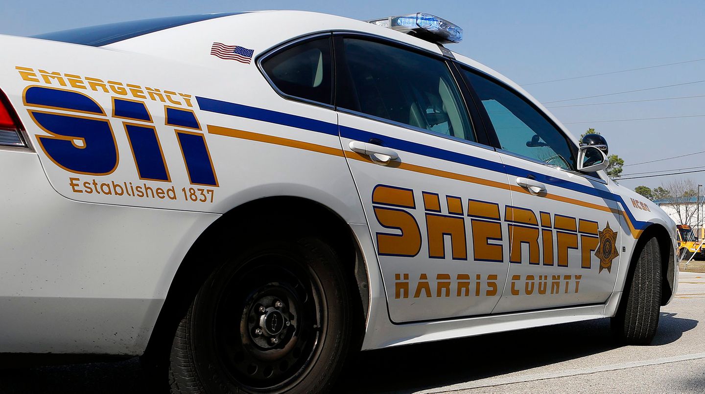 Ein Polizeiauto parkt an einer Straße in Houston im US-Bundesstaat Texas