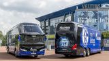 Der Mannschaftsbus des FC Schalke 04 ist aufwendig gestaltet