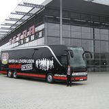 Der Mannschaftsbus von Bayer Leverkusen