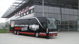 Der Mannschaftsbus von Bayer Leverkusen
