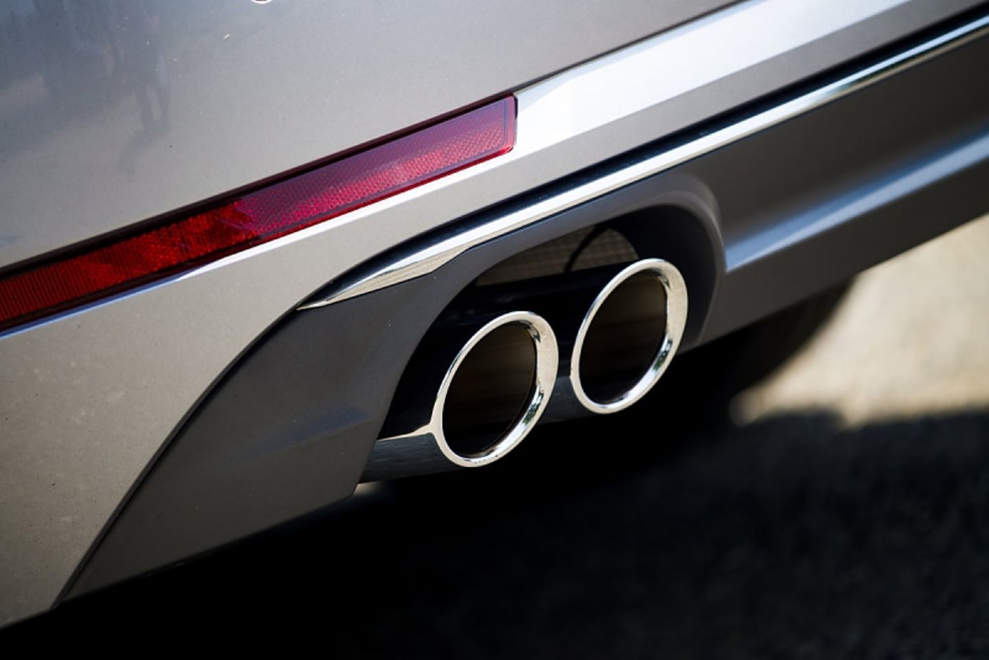 Audi A4 2.0 TFSI Jahrgang 2016 - Doppelauspuff am Heck