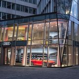 Die Audi City Berlin sieht schon von außen futuristisch aus