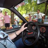 Den Boliden zu fahren, ist richtig Arbeit.