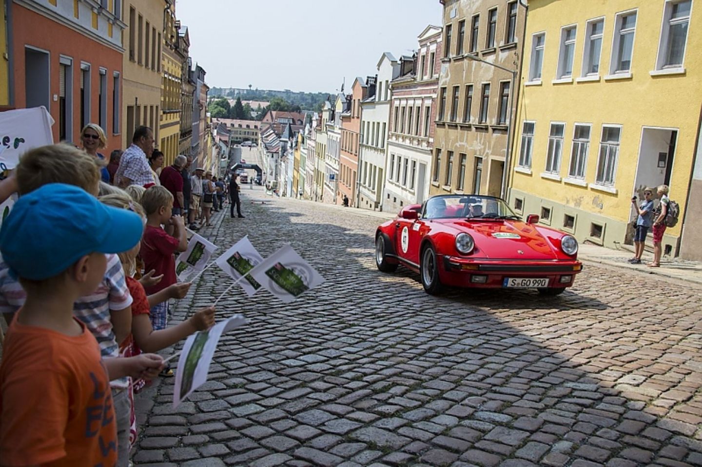 Schöne Autos vor ebenso ansehnlicher Kulisse