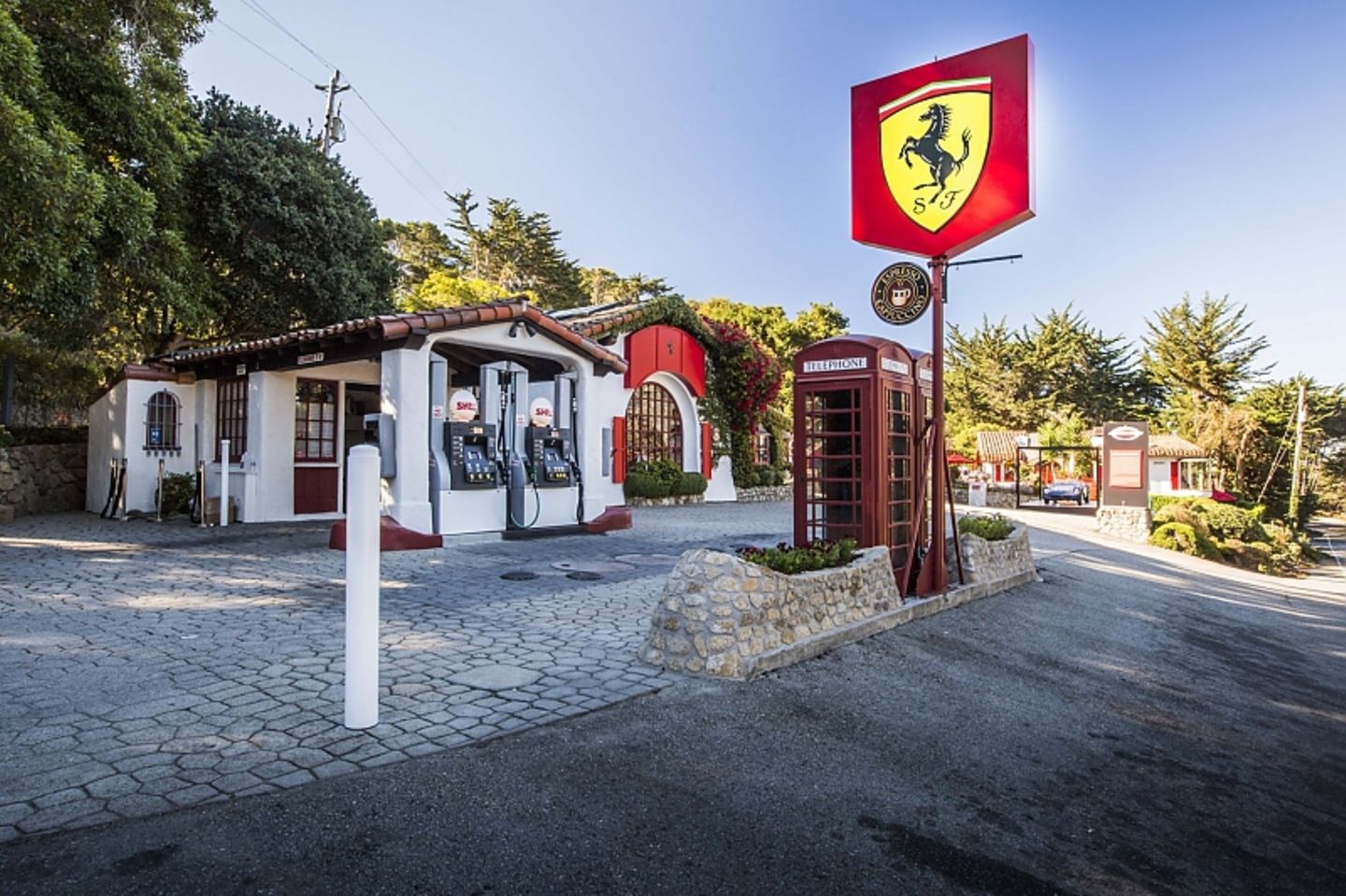 Party am Casa Ferrari in Carmel