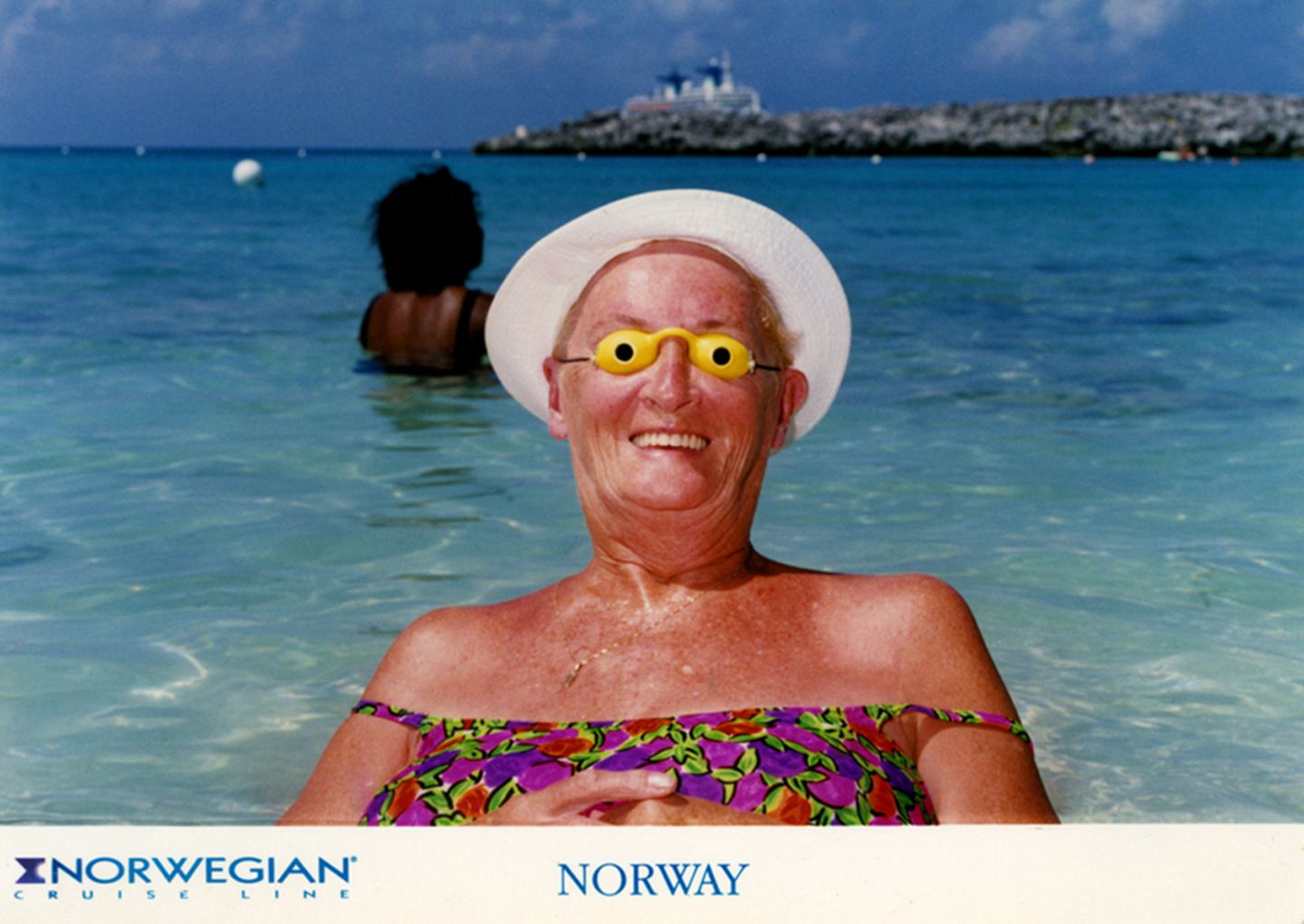 Dame halb im Wasser