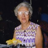 Blitzfoto einer Passagierin