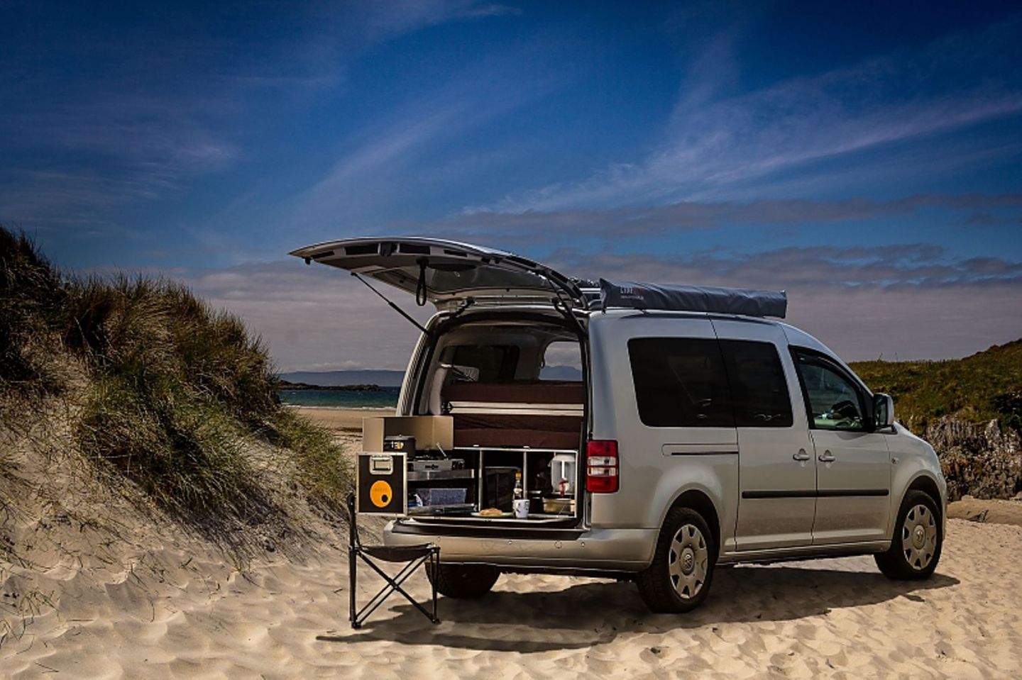 Die Campingbox von Ququq ist für nahezu jeden Hochdach-Kombi gemacht.