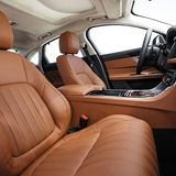 Das Interieur ist eher nüchtern gehalten