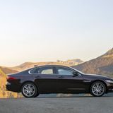 Der Jaguar XF ist 4,95 Meter lang