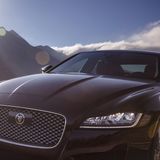 Die Front trägt das typische neue Jaguar-Gesicht