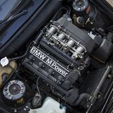 Der Motor trägt das M-Logo