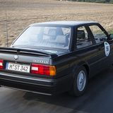 Der BMW 320is hat eine Höchstgeschwindigkeit von 227 km/h