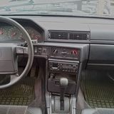 Das Cockpit des Volvo 940 GL.