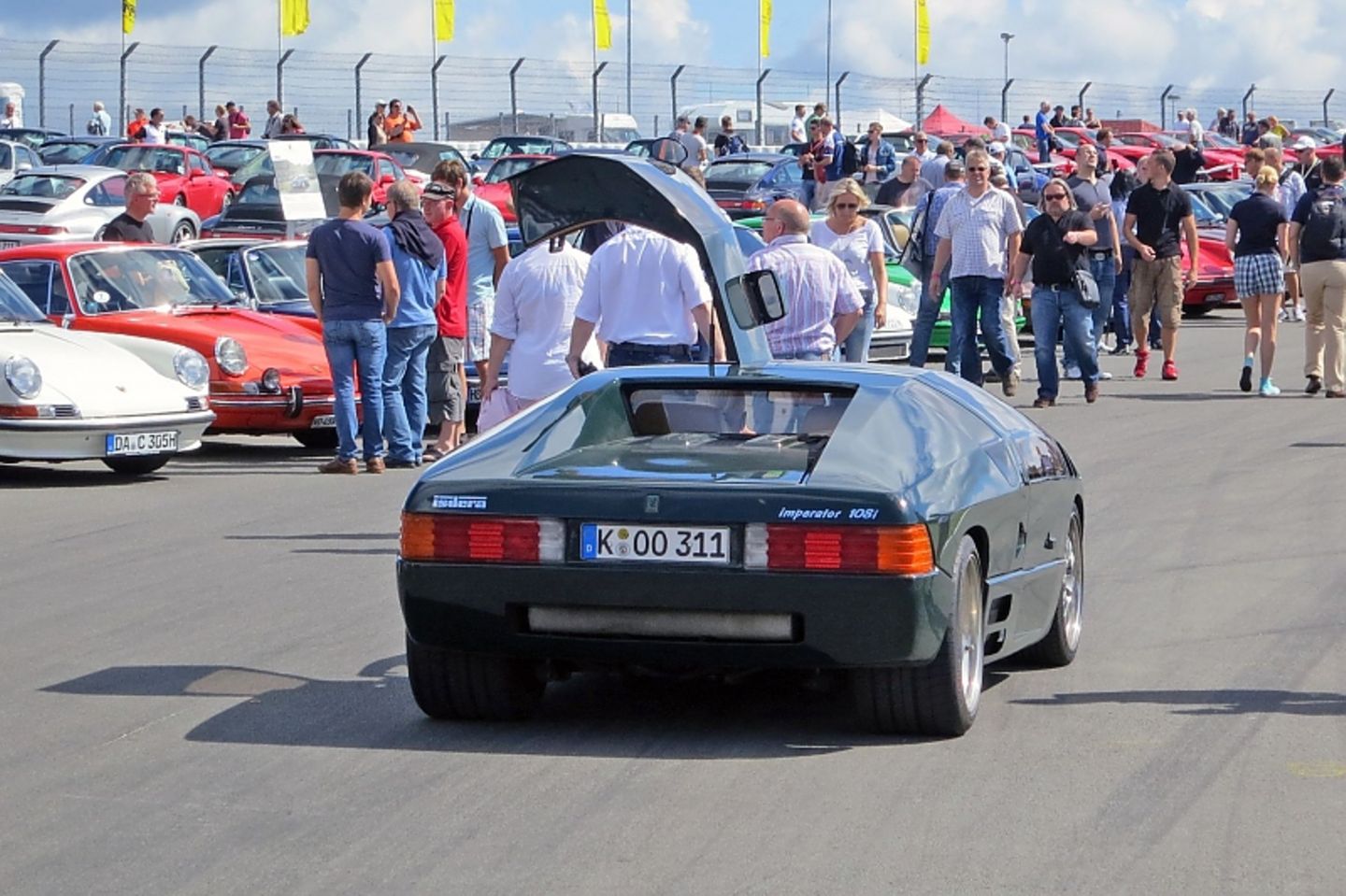 Der Isdera Imperator 108i beim Oldtimer Grand Prix.