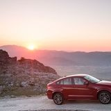 Der BMW X4 30d wiegt gut 1.8 Tonnen