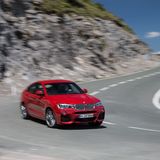 Die Lenkung des BMW X4 30d ist präzise und gibt viel Rückmeldung