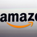 Der typische Amazon-Schriftzug mit dem orange-farbenem Pfeil