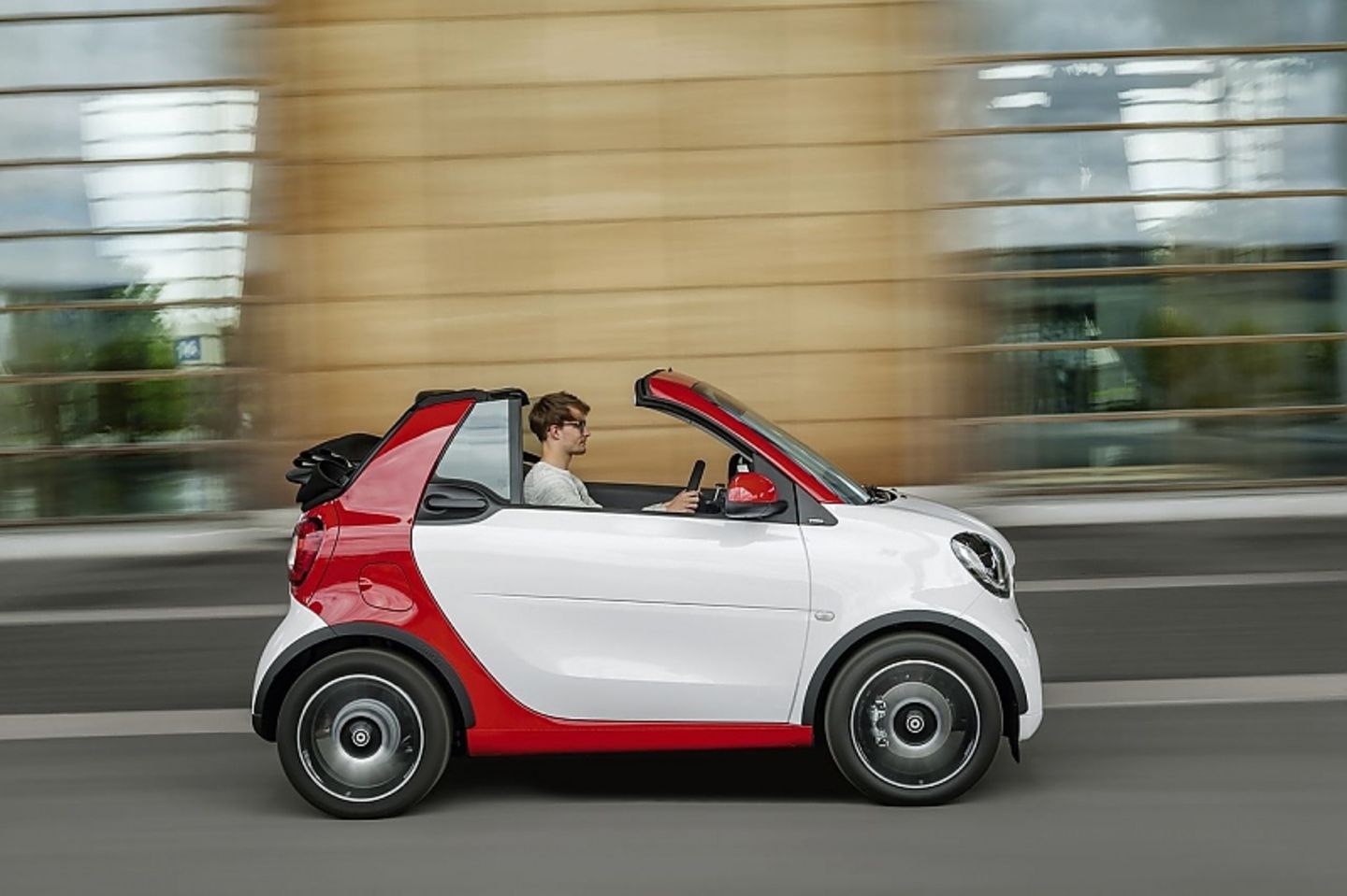 Das Smart Fortwo Cabrio ist 2,69 Meter lang